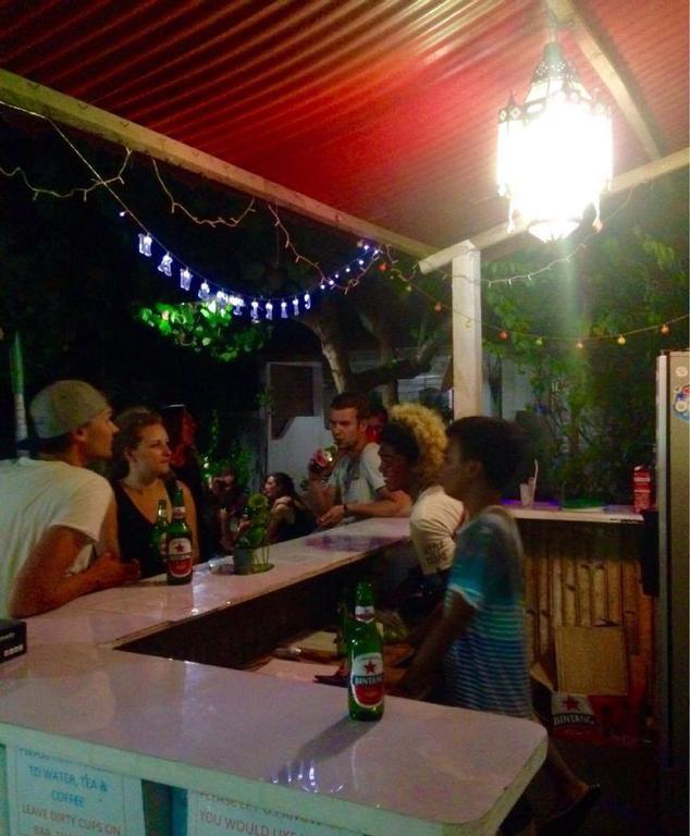 Good For Ya Knee Hostel & Bungalows (Adults Only) Gili Trawangan Exterior foto
